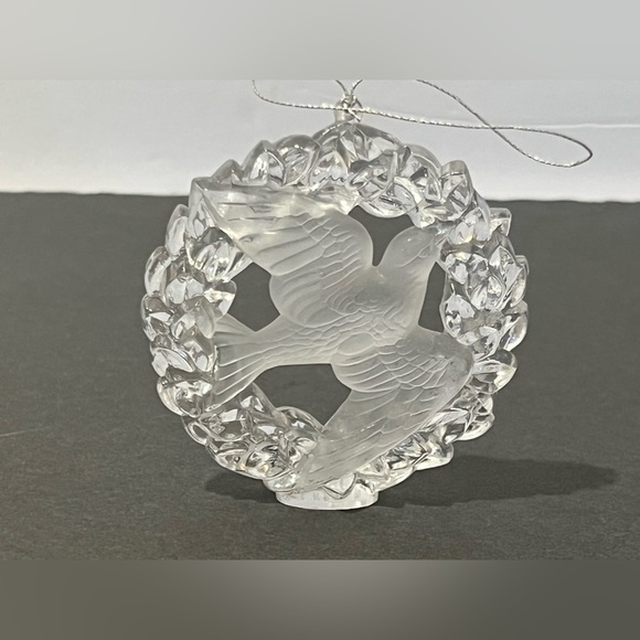 Vintage 1988 Frosted Ice Sculptures Plastic Acrylic Dove Christmas Ornament - Picture 1 of 9